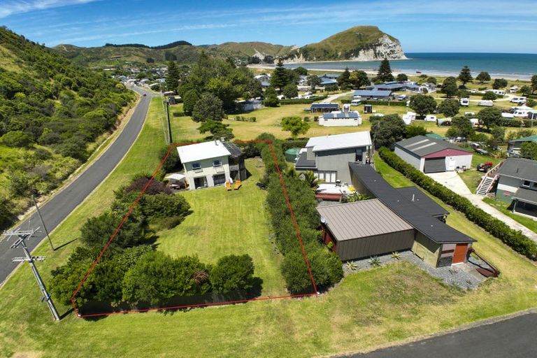 Photo of property in 20 Kahawai Street, Mahia, 4198
