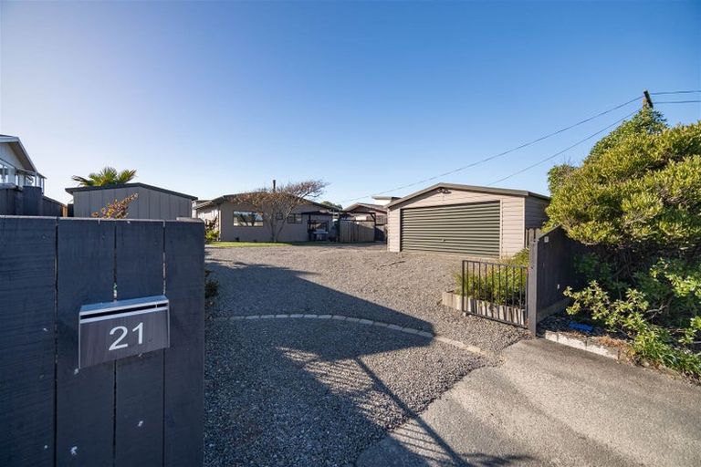 Photo of property in 21 Broadsea Avenue, Ruby Bay, Mapua, 7005