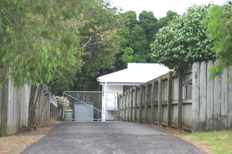 Photo of property in 2/6 Holland Road, Hillcrest, Auckland, 0627