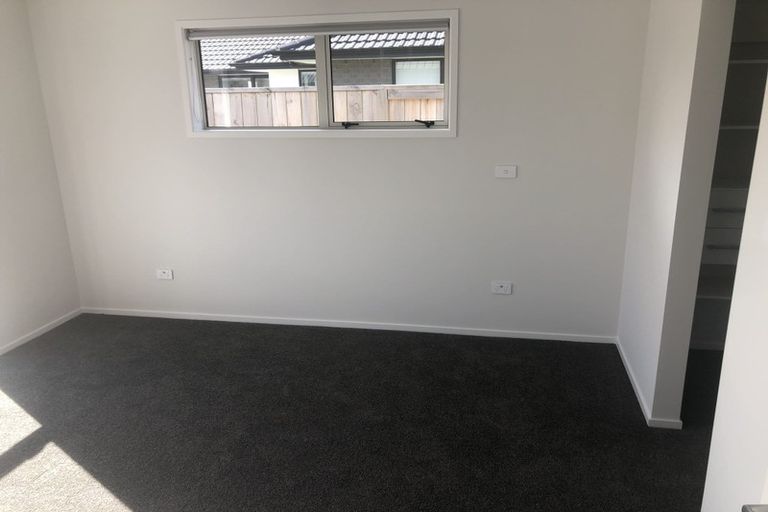 Photo of property in 221 Te Okuroa Drive, Papamoa, 3118