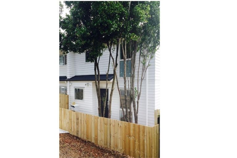 Photo of property in 53 Seymour Road, Sunnyvale, Auckland, 0612