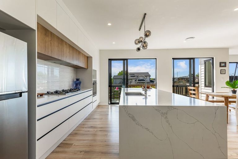 Photo of property in 12 Cirrus Way, Ranui, Auckland, 0612