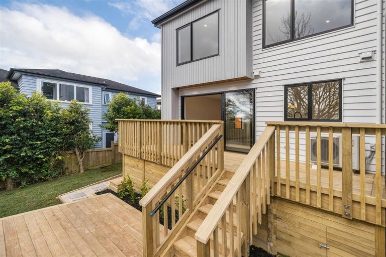 Photo of property in 30b Coronation Road, Hillcrest, Auckland, 0627