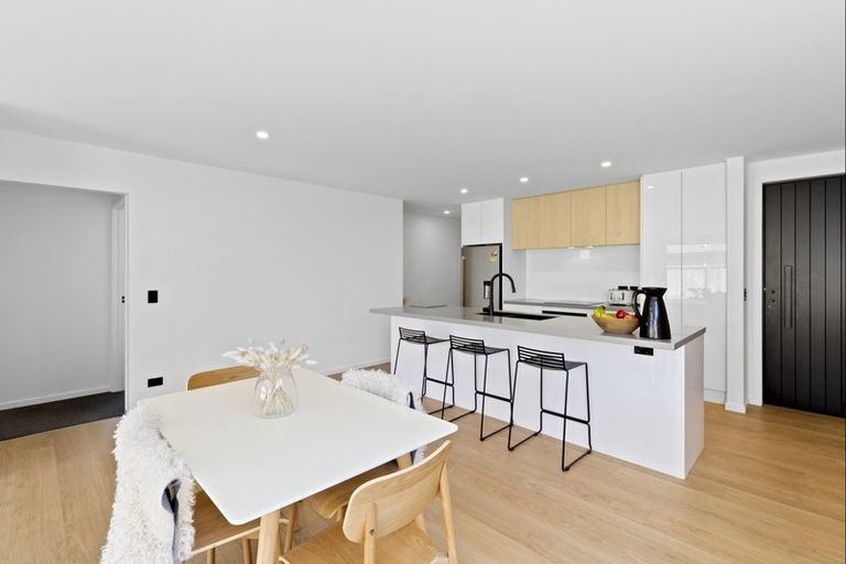 Photo of property in 29 Shepherd Road, Jacks Point, Queenstown, 9371