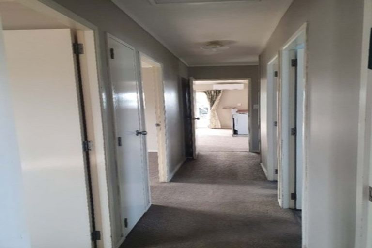 Photo of property in 3a Mawney Road, Henderson, Auckland, 0610