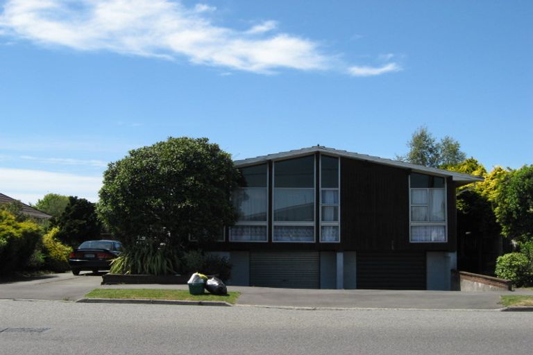 Photo of property in 2/166 Avonhead Road, Avonhead, Christchurch, 8042