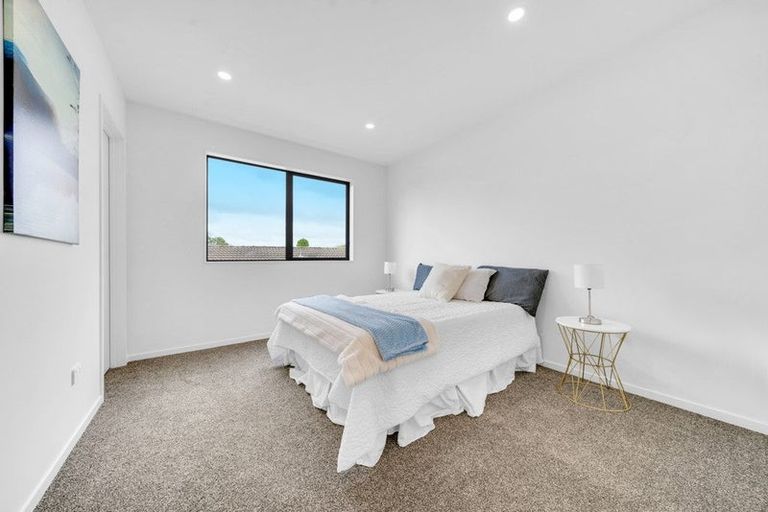 Photo of property in 23c Wanaka Place, Pakuranga Heights, Auckland, 2010