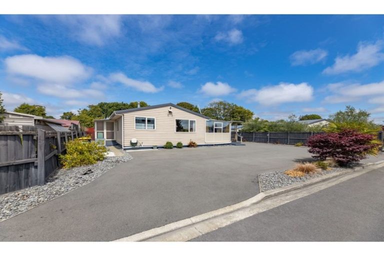 Photo of property in 681 Main North Road, Belfast, Christchurch, 8051