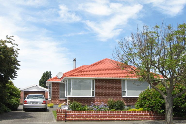 Photo of property in 14 Tenby Place, Avondale, Christchurch, 8061