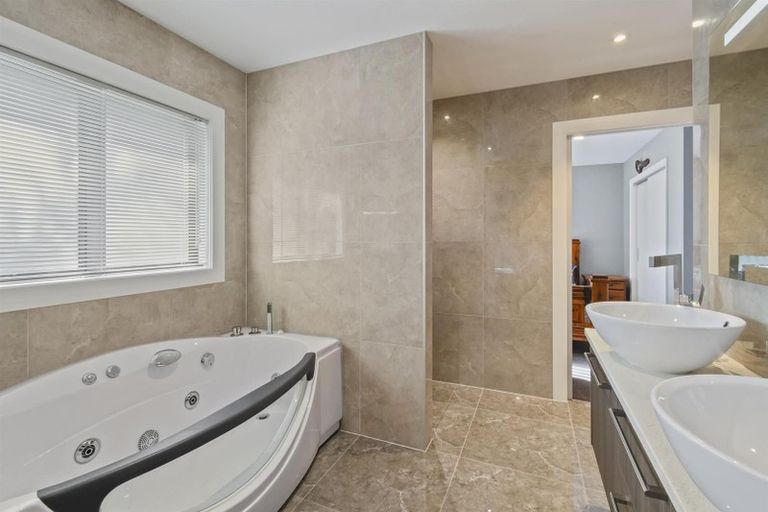 Photo of property in 21 Imperial Place, Flat Bush, Auckland, 2019