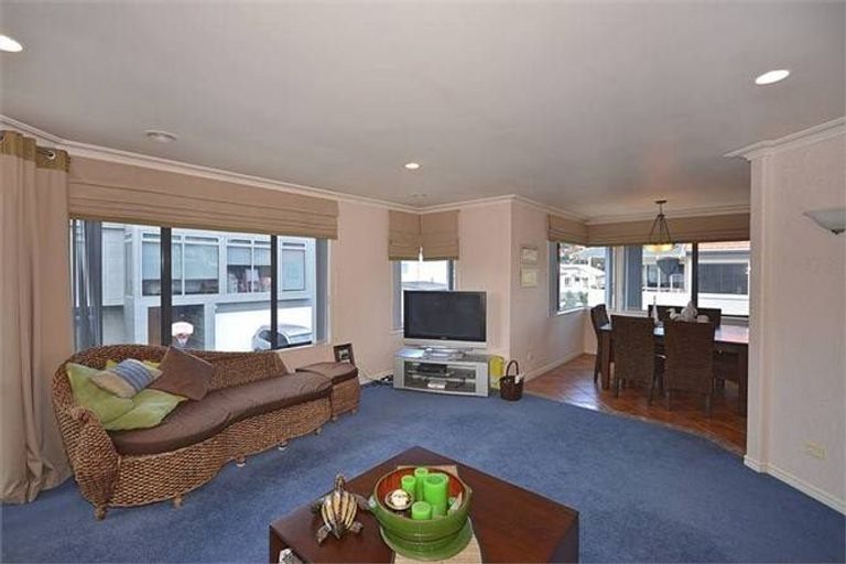 Photo of property in 71a Oceanview Road, Mount Maunganui, 3116