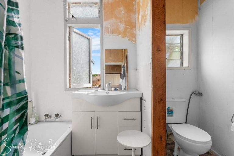 Photo of property in 227 Mountain Road, Maungaturoto, 0587