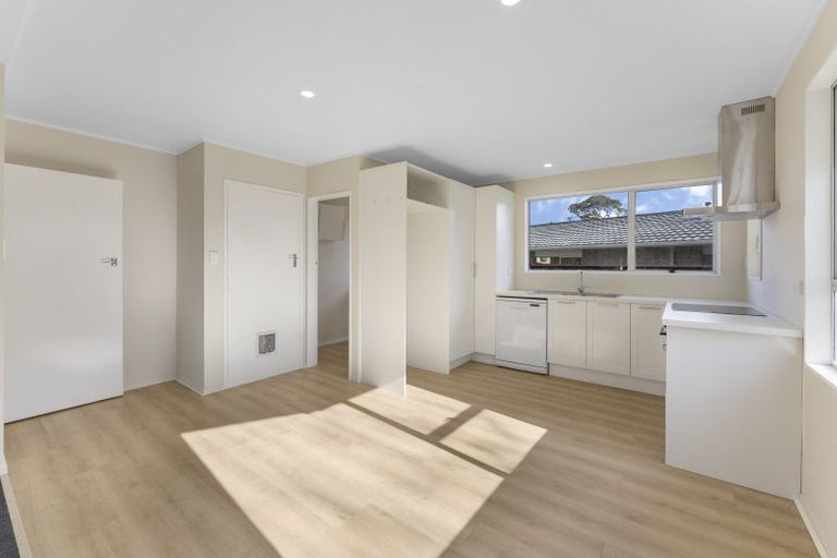 Photo of property in 1 Haast Place, Awapuni, Palmerston North, 4412