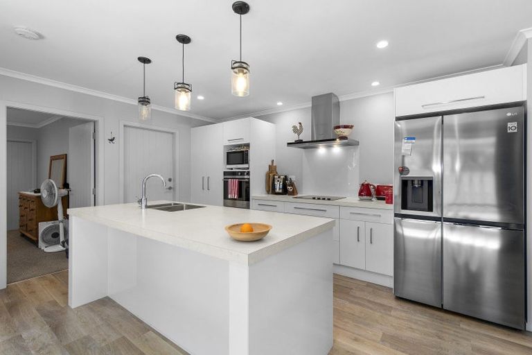 Photo of property in 5 Angus Place, Carterton, 5713