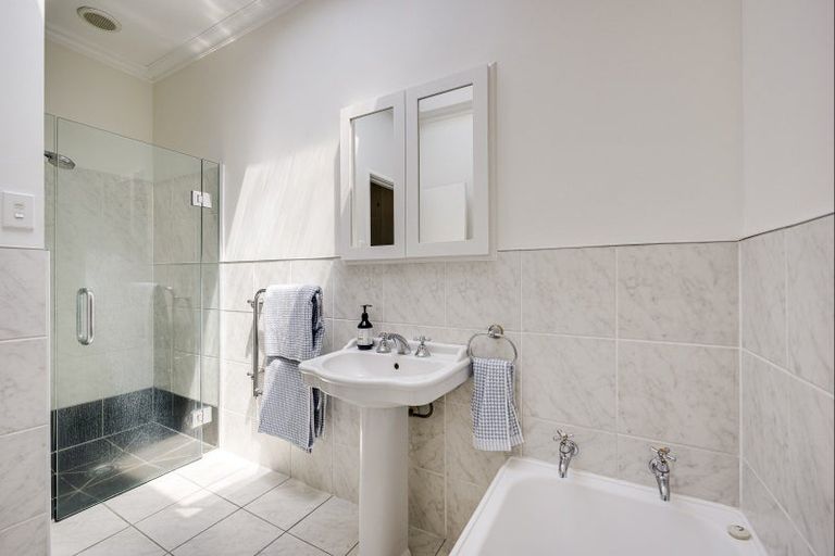 Photo of property in 16 Kopanga Road, Havelock North, 4130