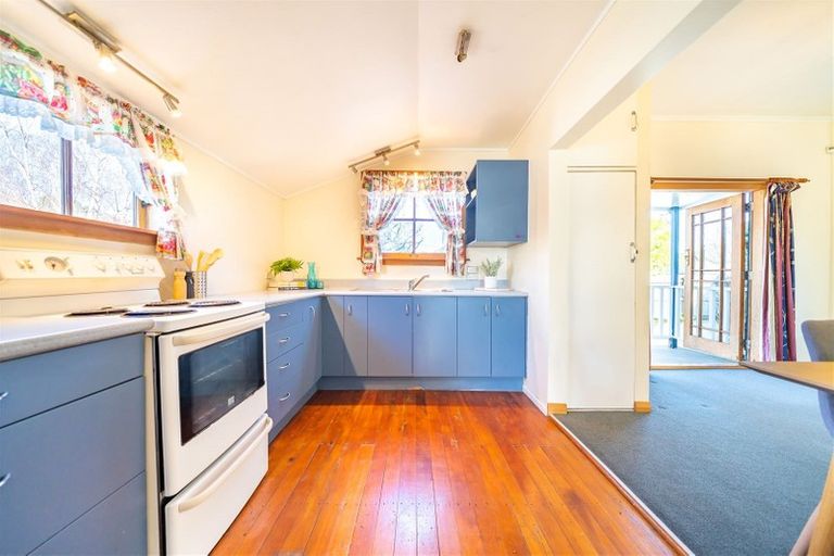 Photo of property in 5 Mangaroa Hill Road, Clouston Park, Upper Hutt, 5018