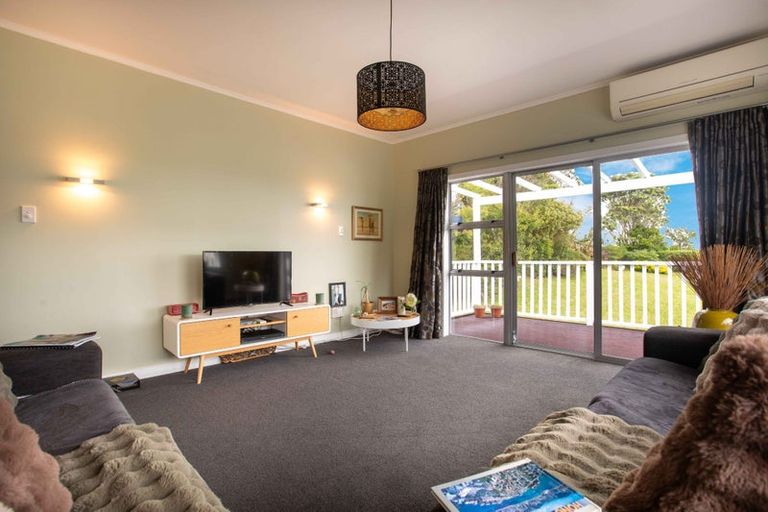 Photo of property in 50 Maungaraki Road, Korokoro, Lower Hutt, 5012