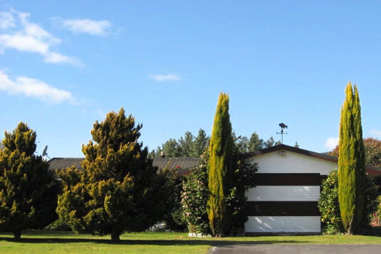 Photo of property in 27 Candu Lane, Kinloch, Taupo, 3377