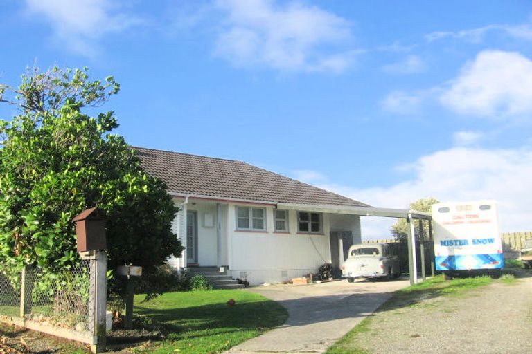 Photo of property in 18 Montrose Place, Takaro, Palmerston North, 4412