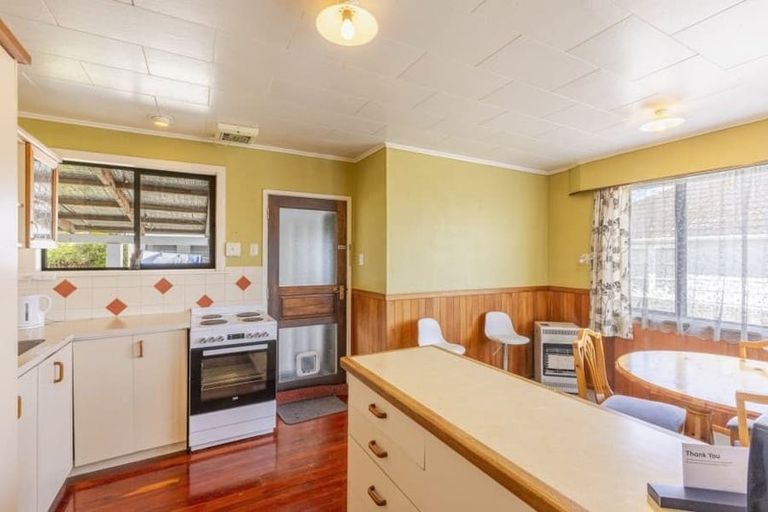 Photo of property in 17 Freyberg Terrace, Waipukurau, 4200