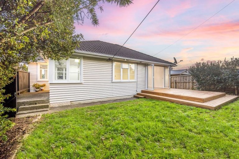 Photo of property in 182 Waimumu Road, Massey, Auckland, 0614