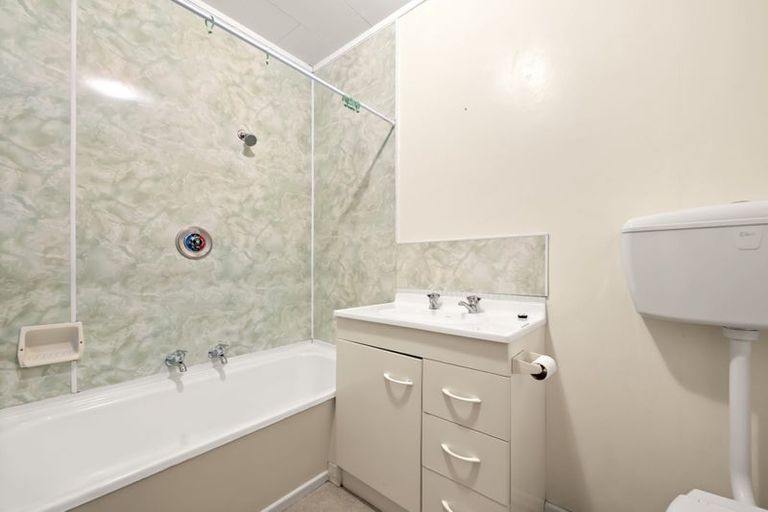 Photo of property in 1/16 Riverbank Street, Ebdentown, Upper Hutt, 5018