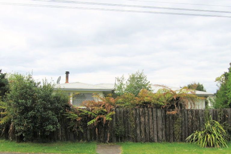 Photo of property in 16 Euan Street, Mangakakahi, Rotorua, 3015
