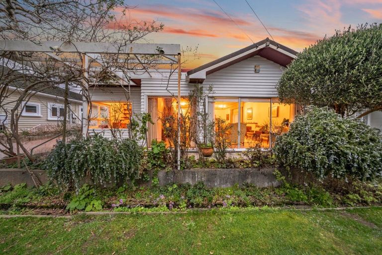 Photo of property in 35 Ropata Crescent, Boulcott, Lower Hutt, 5010