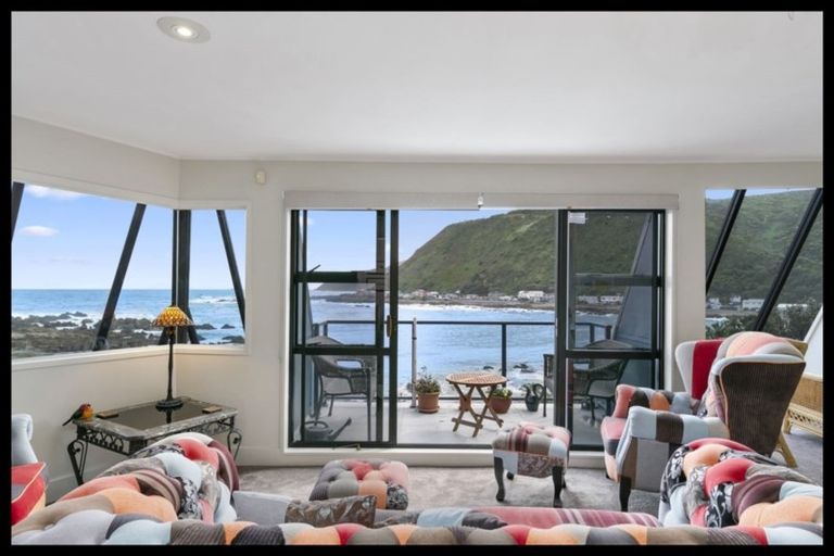 Photo of property in 12 Owhiro Bay Parade, Owhiro Bay, Wellington, 6023