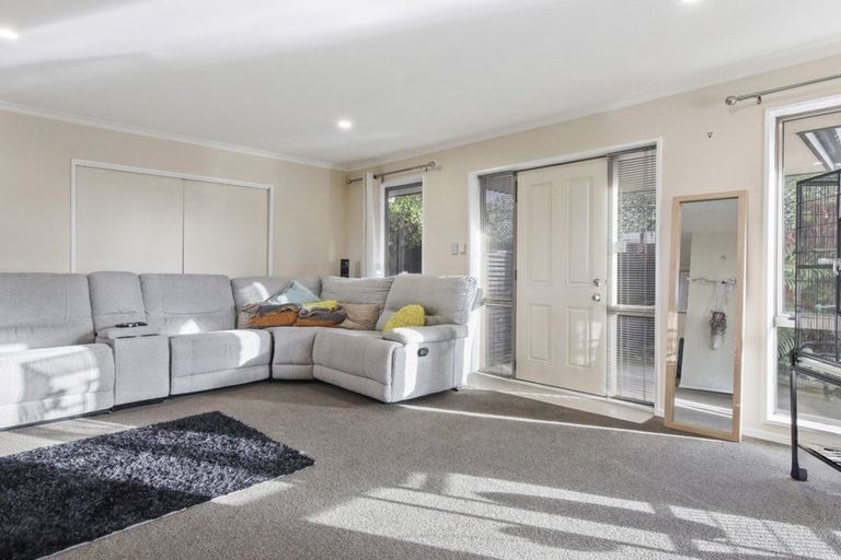 Photo of property in 10 Netley Place, Aranui, Christchurch, 8061