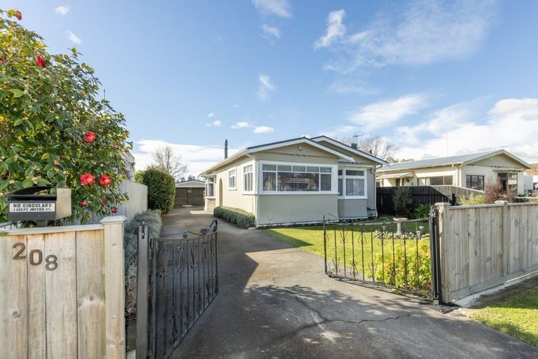 Photo of property in 208 Mayfair Avenue, Mayfair, Hastings, 4122