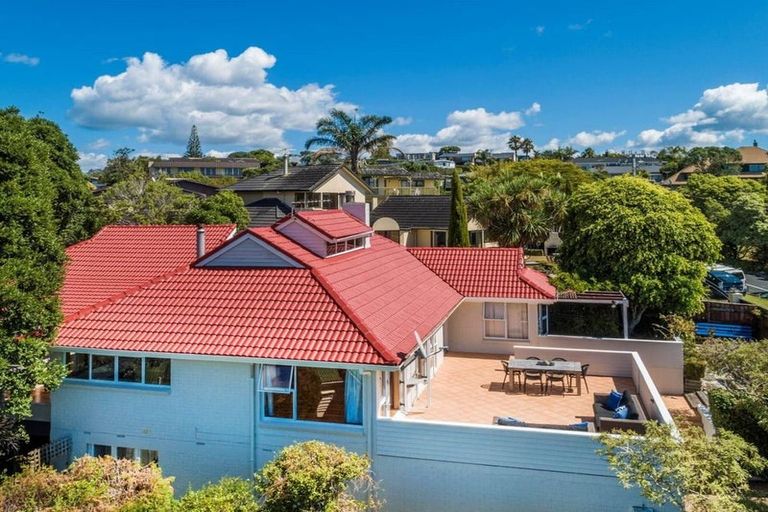 Photo of property in 10 Park Rise, Campbells Bay, Auckland, 0630