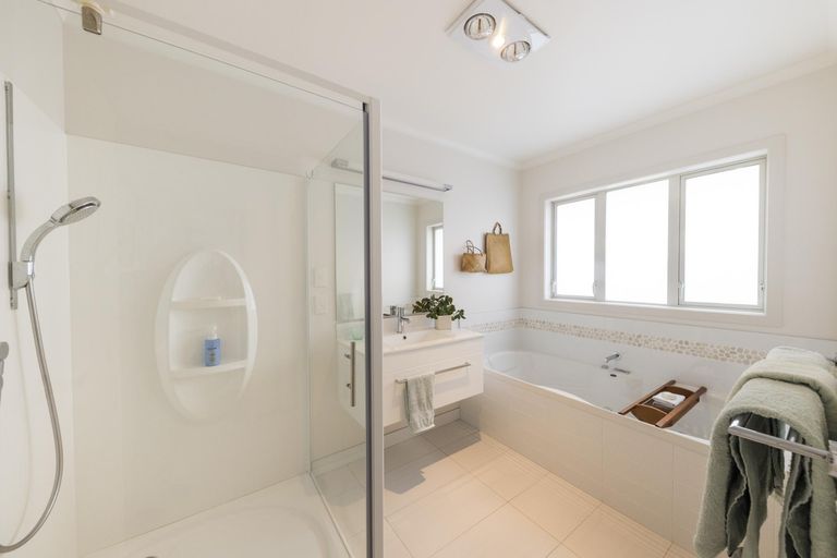 Photo of property in 48a Churchill Avenue, Hokowhitu, Palmerston North, 4410