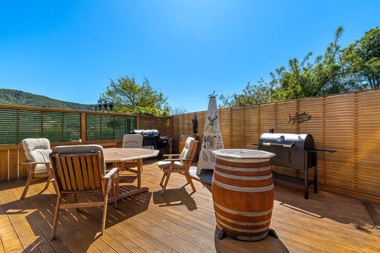 Photo of property in 296 Waikawa Road, Waikawa, Picton, 7220