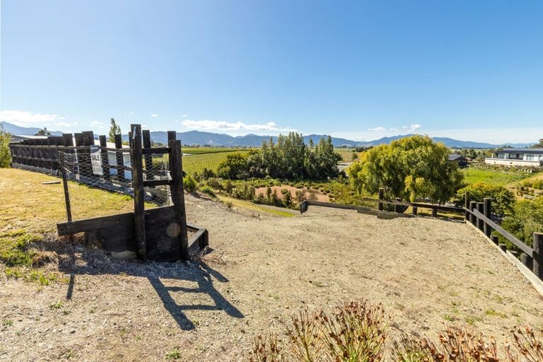 Photo of property in 8 Lake View Place, Fairhall, 7272