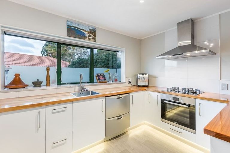 Photo of property in 22 Brookvale Park, Stanmore Bay, Whangaparaoa, 0932