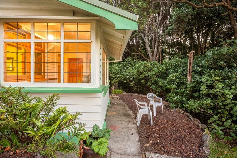 Photo of property in 15 Pingau Street, Paekakariki, 5034