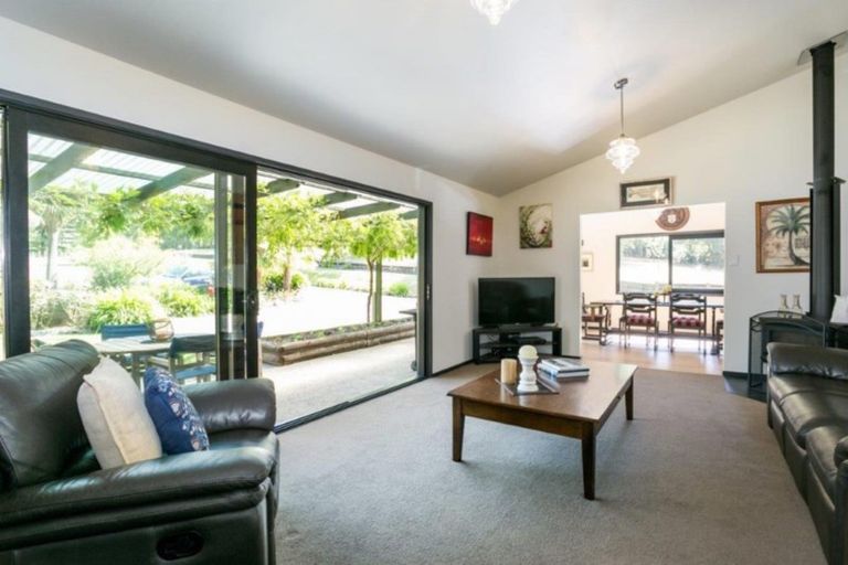 Photo of property in 2067 Taihape Road, Sherenden, Hastings, 4179