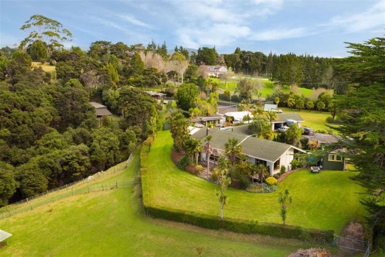 Photo of property in 185 Red Hills Road, Massey, Henderson, 0782