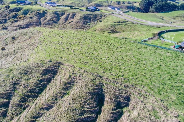 Photo of property in 33 Highland View Drive, Tokomaru, Palmerston North, 4474