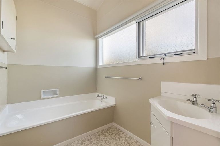 Photo of property in 21 Gills Road, Bucklands Beach, Auckland, 2014