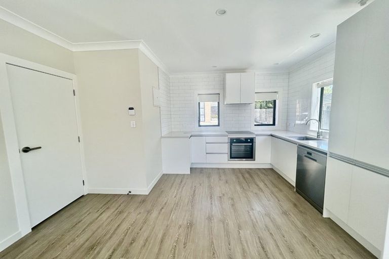 Photo of property in 40b Kervil Avenue, Te Atatu Peninsula, Auckland, 0610