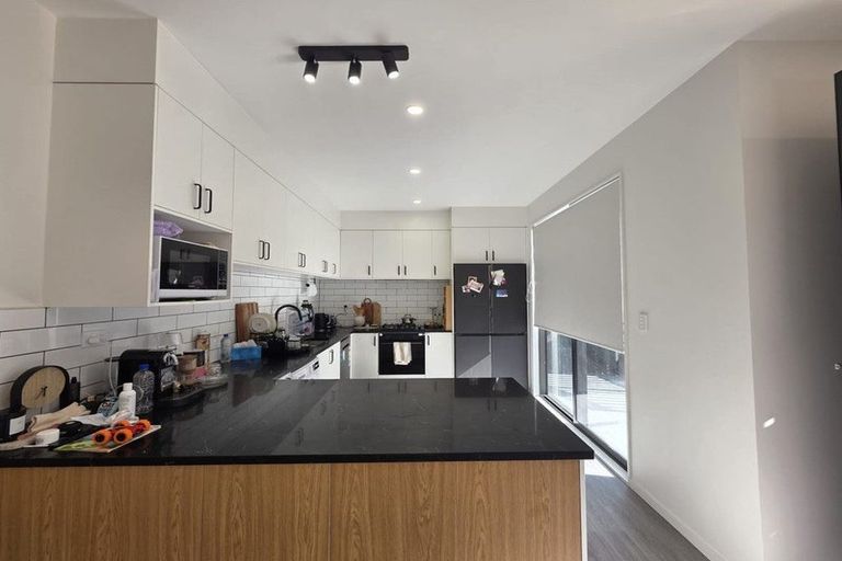 Photo of property in 14a Riserra Drive, Ranui, Auckland, 0612