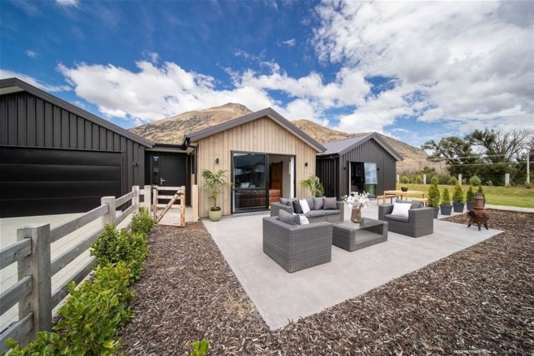 Photo of property in 25 Regent Street, Lower Shotover, Queenstown, 9304