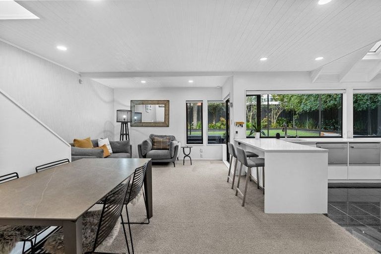 Photo of property in 2/317 Lake Road, Hauraki, Auckland, 0622