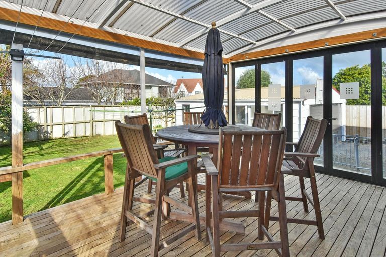 Photo of property in 83 St Annes Crescent, Wattle Downs, Auckland, 2103