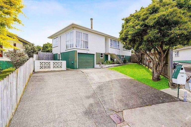 Photo of property in 14 Valencia Place, Manurewa, Auckland, 2102