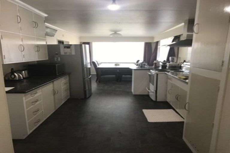 Photo of property in 4 Acacia Street, Kelvin Grove, Palmerston North, 4414