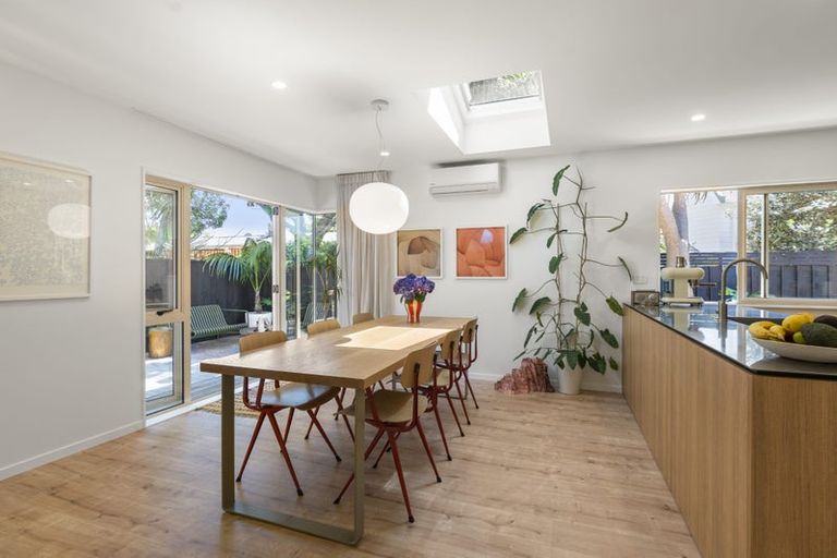 Photo of property in 1/9 Alma Road, Milford, Auckland, 0620