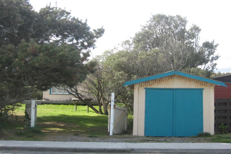 Photo of property in 132 Rua Avenue, Waitarere Beach, Levin, 5510